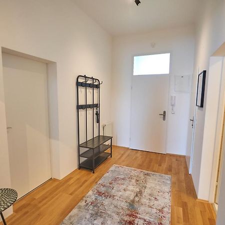 Trendy Apartment 2 Zimmer Zentral Gelegen Wenen Buitenkant foto